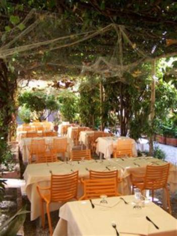 Albergo Lavagnese ลาวาญา ภายนอก รูปภาพ